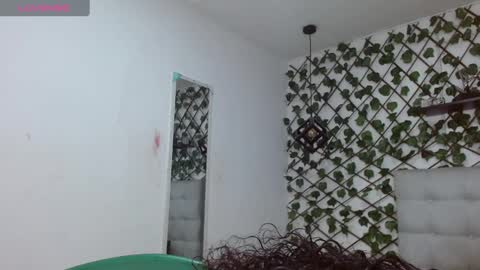 dannaberlin_0 online show from 01-11-25, 12:18