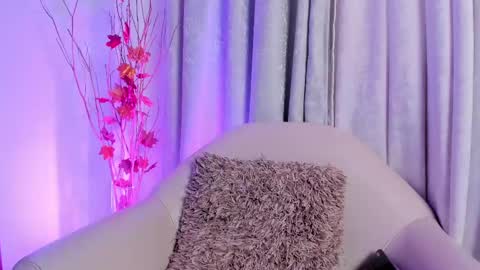 DannaHadid online show from 02-12-25, 09:11