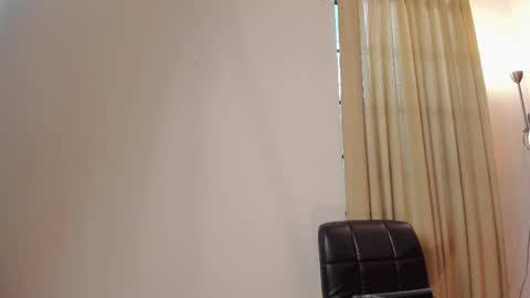 DannaHadid online show from 02-26-25, 07:16