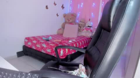 Danna Sofia jeins online show from 01-08-26, 01:24