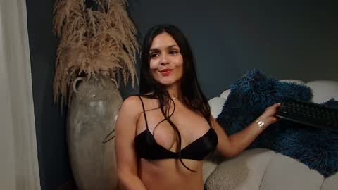 Danna online show from 01-19-25, 03:39