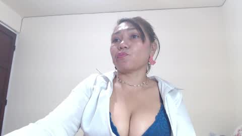 dannamomcerratt online show from 04-18-26, 07:58