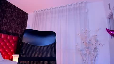 Snapshot of dannastaar chatting on 12-19-24, 07:07 Danna online show from 12-19-24, 07:07