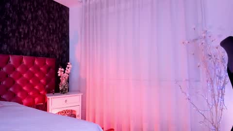 Snapshot of dannastaar chatting on 01-23-25, 02:39 Danna online show from 01-23-25, 02:39