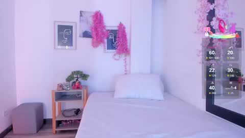 Snapshot of dannavelvet chatting on 07-17-26, 02:34 Danna online show from 07-17-26, 02:34