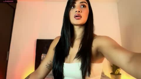 Danna Wells online show from 11-04-25, 01:59