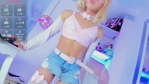 Snapshot of danniigrovers chatting on 04-04-26, 12:35 Danni Sebastian online show from 04-04-26, 12:35