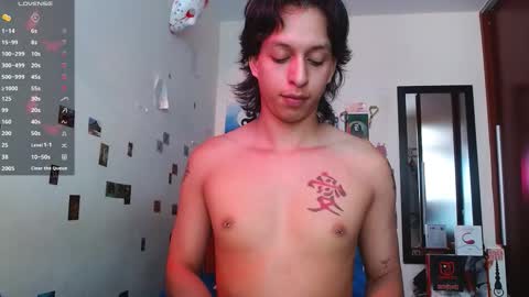 Snapshot of danny__phantom chatting on 10-19-25, 04:29 phantom555 online show from 10-19-25, 04:29