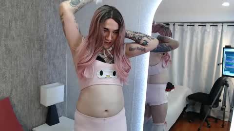 Snapshot of danny_daisuke_ chatting on 02-08-25, 12:49 Danny online show from 02-08-25, 12:49