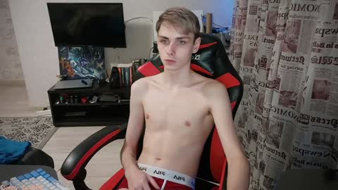 Snapshot of danny_fox888 chatting on 01-10-25, 06:17 Daniel online show from 01-10-25, 06:17