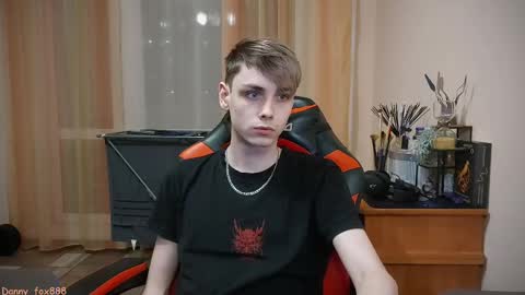 Snapshot of danny_fox888 chatting on 03-09-25, 01:15 Daniel online show from 03-09-25, 01:15