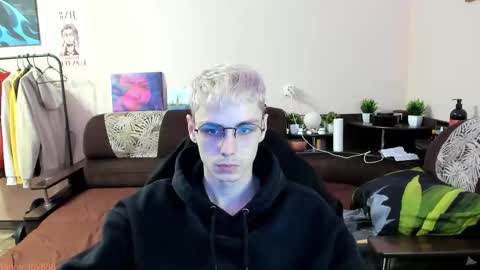 Snapshot of danny_fox888 chatting on 10-17-25, 10:12 Daniel online show from 10-17-25, 10:12