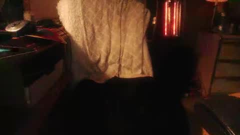 Snapshot of dannyb618 chatting on 03-19-26, 03:27 Danielle online show from 03-19-26, 03:27