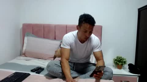 Snapshot of dannyhothot chatting on 03-11-25, 07:58 danny and ruby online show from 03-11-25, 07:58