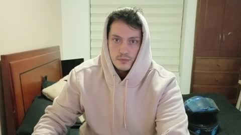 Snapshot of danruiz33 chatting on 05-19-26, 02:18 Dan online show from 05-19-26, 02:18