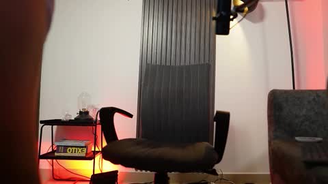 Snapshot of dante_gold chatting on 10-11-25, 02:11 SEBAS online show from 10-11-25, 02:11