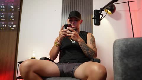 Snapshot of dante_gold chatting on 10-23-25, 02:22 SEBAS online show from 10-23-25, 02:22