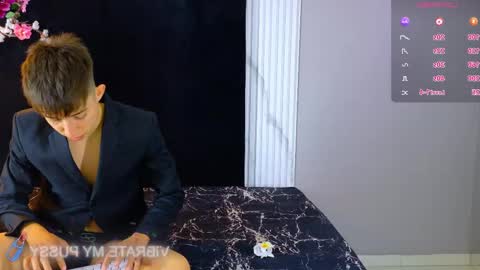 Snapshot of danteandviolete_cr chatting on 06-03-26, 11:35 DANTEVIOLETE online show from 06-03-26, 11:35