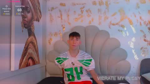 Snapshot of danteandviolete_cr chatting on 06-26-26, 11:36 DANTEVIOLETE online show from 06-26-26, 11:36