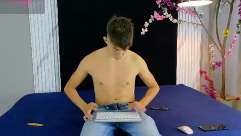 Snapshot of danteandviolete_cr chatting on 07-25-26, 11:19 DANTEVIOLETE online show from 07-25-26, 11:19