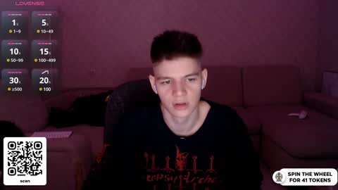 Snapshot of dantebigboi chatting on 12-18-24, 07:30 Daniel online show from 12-18-24, 07:30