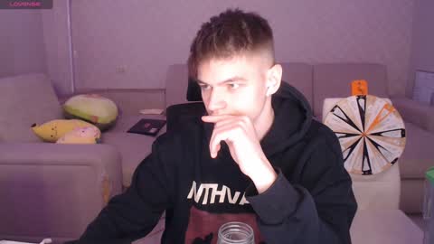 Snapshot of dantebigboi chatting on 12-23-24, 09:29 Daniel online show from 12-23-24, 09:29