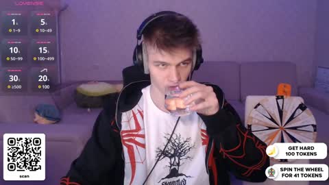 Snapshot of dantebigboi chatting on 12-28-24, 05:57 Daniel online show from 12-28-24, 05:57