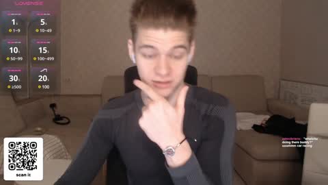 Snapshot of dantebigboi chatting on 01-12-25, 06:05 Daniel online show from 01-12-25, 06:05