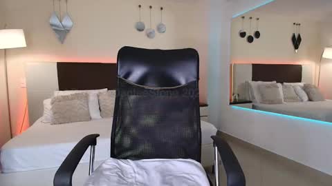 Dante online show from 02-13-25, 05:54