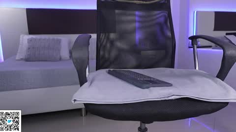 Snapshot of danteestone chatting on 04-14-26, 08:15 Dante online show from 04-14-26, 08:15