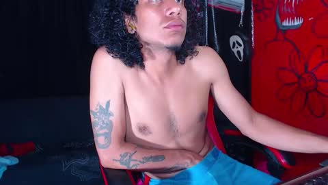 Snapshot of dantehellsingx chatting on 10-17-25, 01:42 dantehellsingx online show from 10-17-25, 01:42