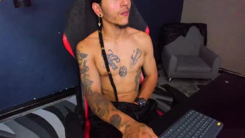 Snapshot of danteolsen chatting on 04-06-26, 04:46 Dante online show from 04-06-26, 04:46