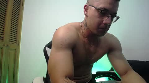 Snapshot of danteread chatting on 02-11-25, 12:59 danteread online show from 02-11-25, 12:59