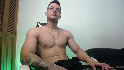 Snapshot of danteread chatting on 02-17-25, 07:10 danteread online show from 02-17-25, 07:10