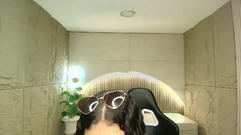 Dany online show from 05-11-26, 01:06