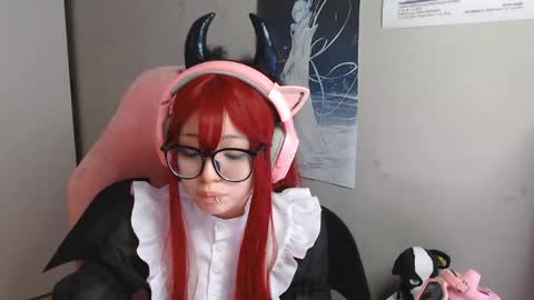 Snapshot of danyelleeyermann chatting on 05-07-26, 12:54 danyelleeyermann online show from 05-07-26, 12:54