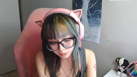 Snapshot of danyelleeyermann chatting on 05-13-26, 01:08 danyelleeyermann online show from 05-13-26, 01:08