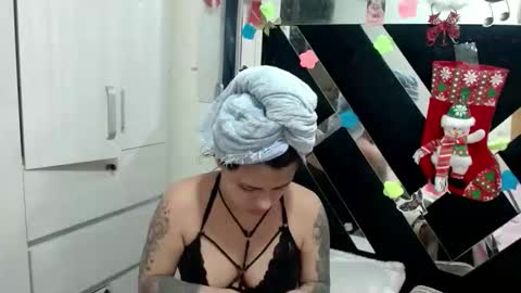 daphne877046 online show from 11-17-25, 06:46