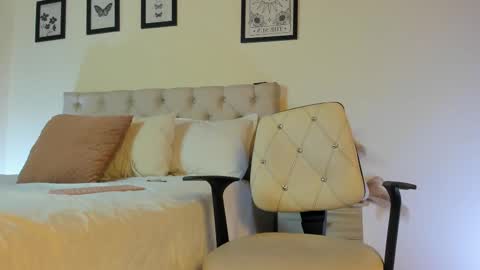 Antonella Mora online show from 10-02-25, 12:23