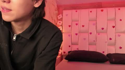 Snapshot of daphne_and_roger chatting on 02-18-26, 11:06 daphne_and_roger online show from 02-18-26, 11:06