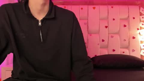 Snapshot of daphne_and_roger chatting on 02-21-26, 11:00 daphne_and_roger online show from 02-21-26, 11:00