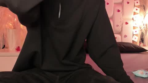 Snapshot of daphne_and_roger chatting on 02-23-26, 11:07 daphne_and_roger online show from 02-23-26, 11:07