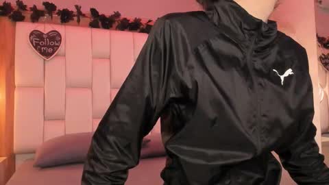 Snapshot of daphne_and_roger chatting on 02-24-26, 10:57 daphne_and_roger online show from 02-24-26, 10:57