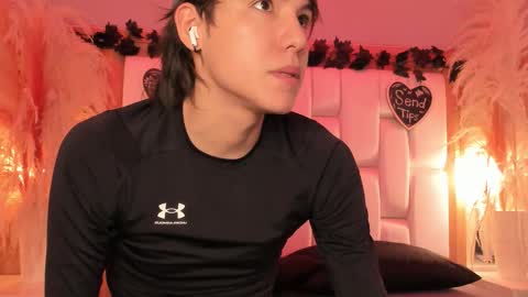 Snapshot of daphne_and_roger chatting on 02-28-26, 11:11 daphne_and_roger online show from 02-28-26, 11:11