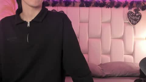 Snapshot of daphne_and_roger chatting on 03-17-26, 11:13 daphne_and_roger online show from 03-17-26, 11:13