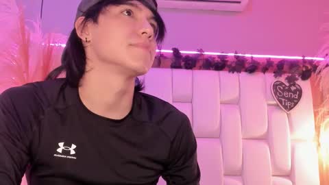 Snapshot of daphne_and_roger chatting on 03-19-26, 11:14 daphne_and_roger online show from 03-19-26, 11:14