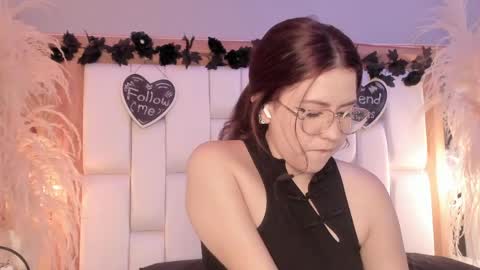 daphne_and_roger online show from 04-30-26, 11:38