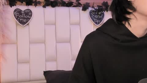 daphne_and_roger online show from 05-11-26, 11:05