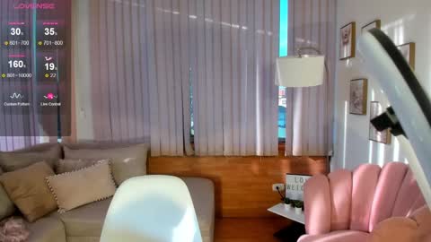 Snapshot of daphne_chers chatting on 02-14-25, 12:03 daphne_chers online show from 02-14-25, 12:03