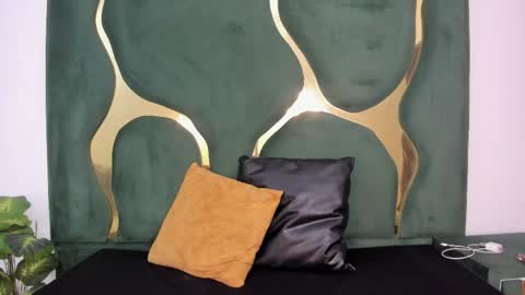 daphne_culeht online show from 04-30-26, 09:19